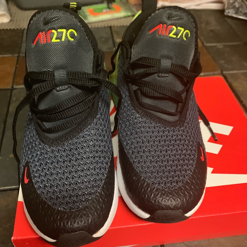 Boys Nike air max 270